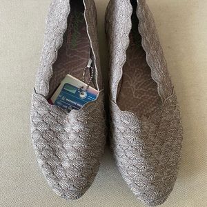 NWT fabric Sketchers flats
